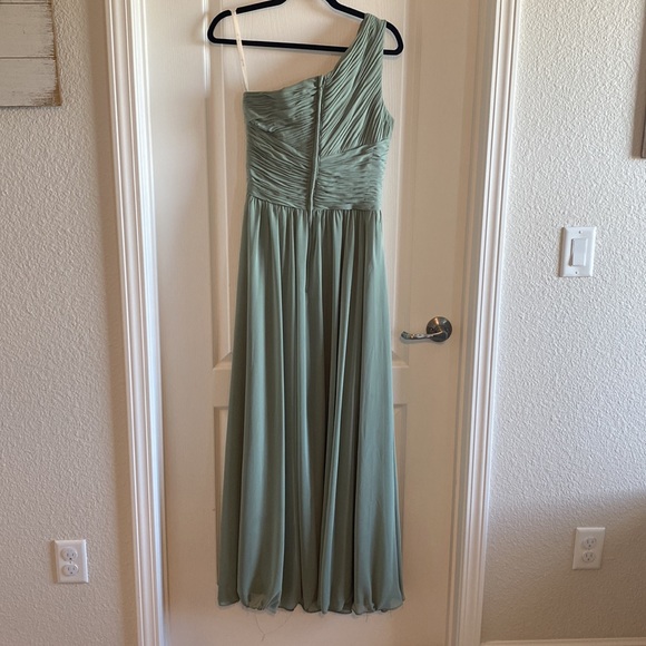 Brides maid dress in Sage - Picture 5 of 7